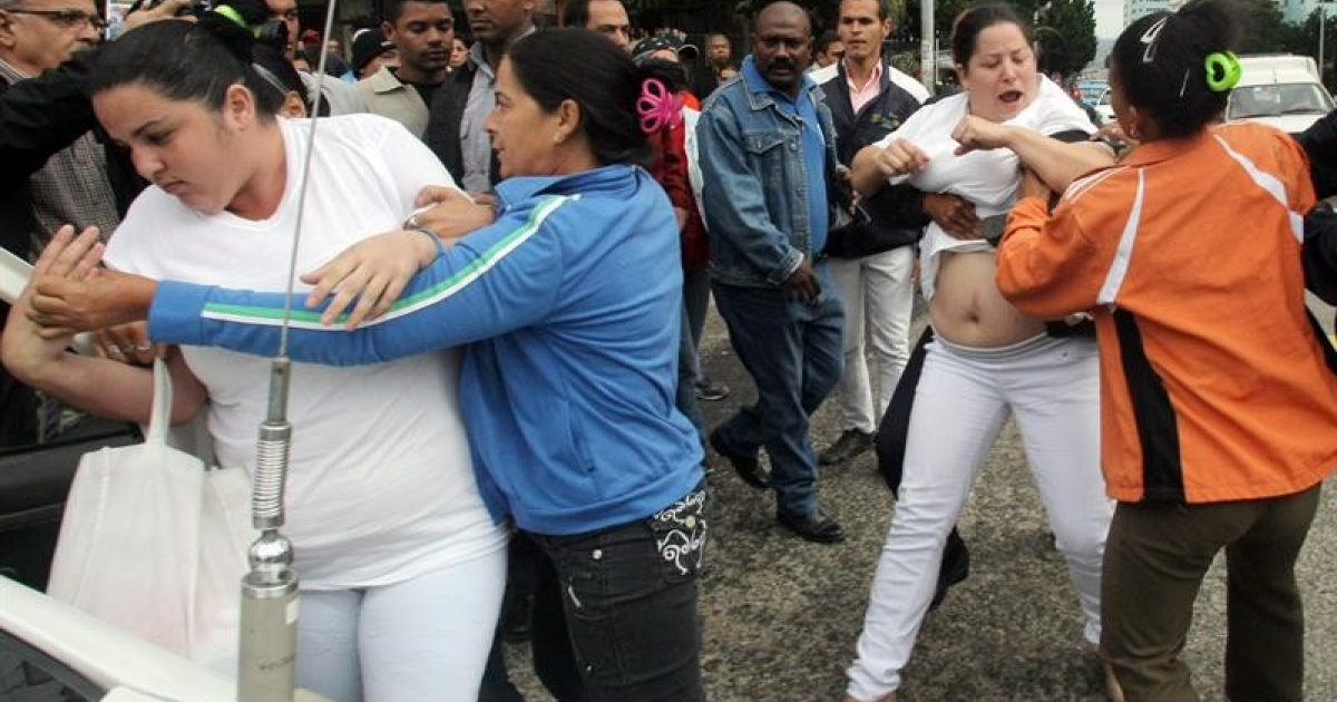 Detenciones de Damas de Blanco en La Habana © InCuBAdora