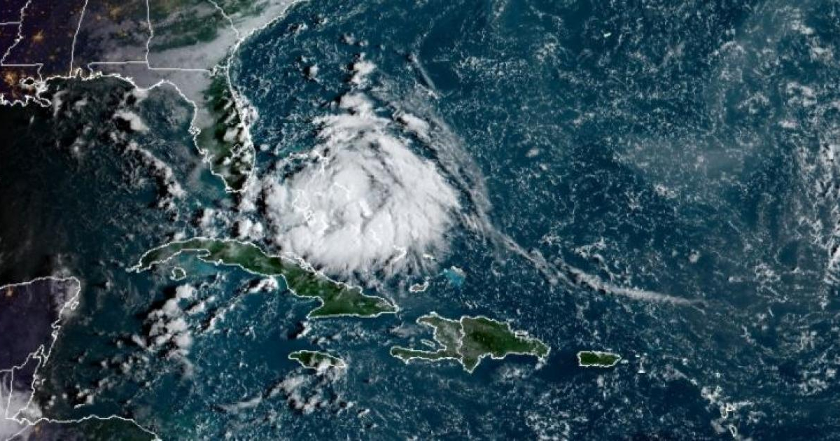 Perturbación ciclónica al sur de Florida © NOAA