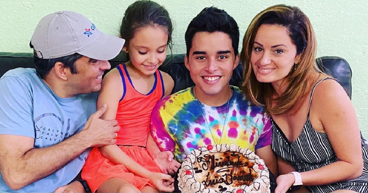 Luis Silva junto a su familia © Instagram / Luis Silva Pánfilo