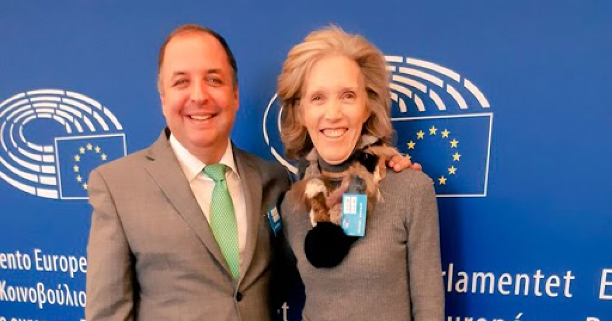 Cires (izda) y Larrinaga, en un viaje reciente al Parlamento Europeo © Cortesía