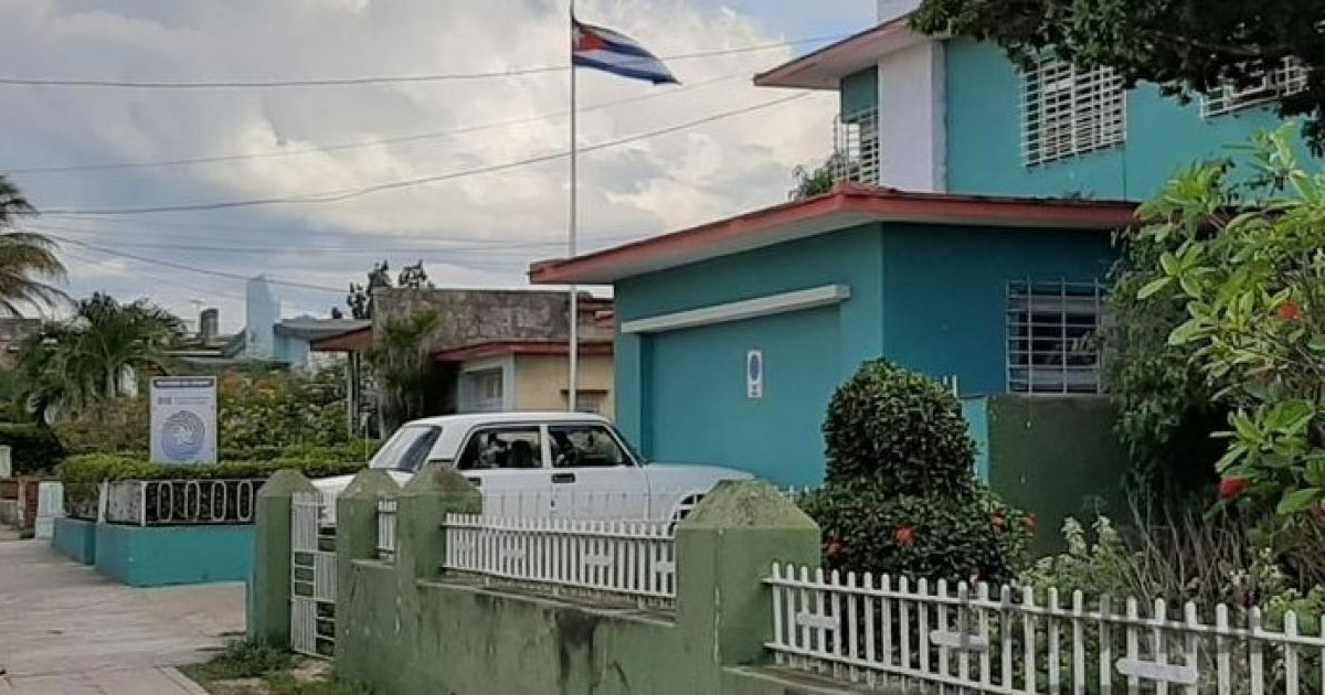Sede de la Dirección de Inmigración y Extranjería en Camagüey, donde ocurren los interrogatorios © Facebook/ La Hora de Cuba/ Henry Constantín 