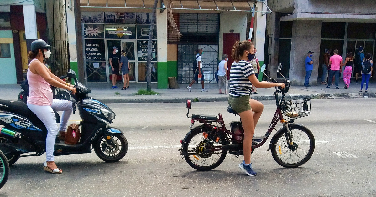 Ciudadanos cubanos en La Habana (Imagen referencial) © CiberCuba