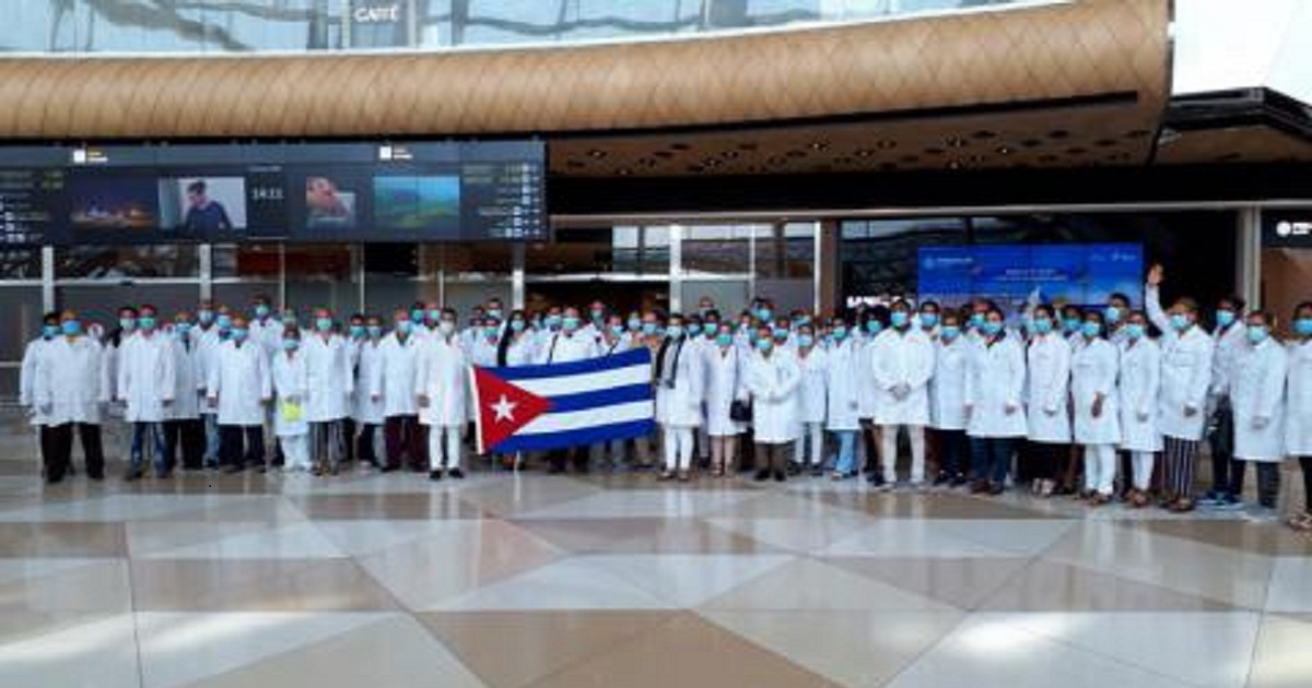 Médicos cubanos en Azerbaiyán © MINREX