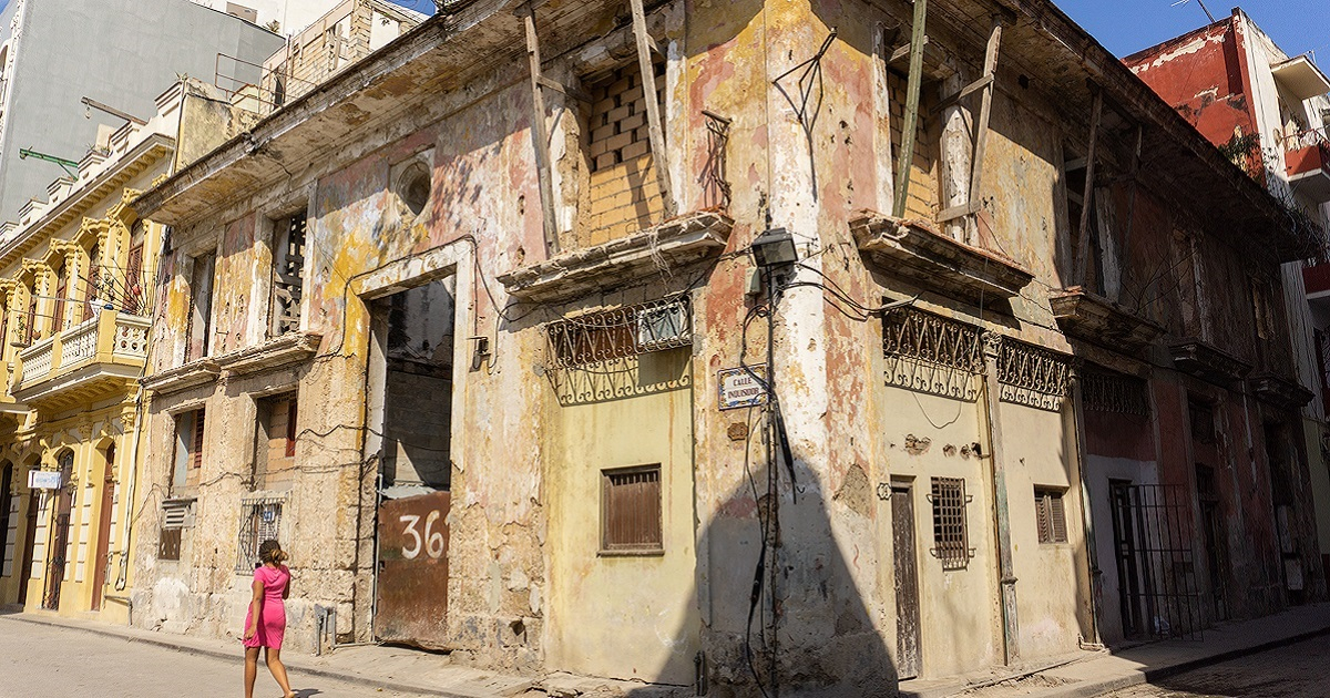 Construcción en mal estado en La Habana Vieja (imagen de referencia). © CiberCuba