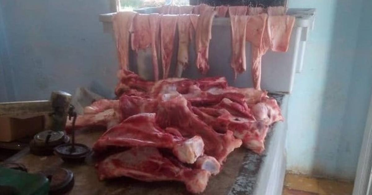 Huesos y pellejos de cerdo en la carnicería La Estrella © Facebook/ Todos somos Placetas 