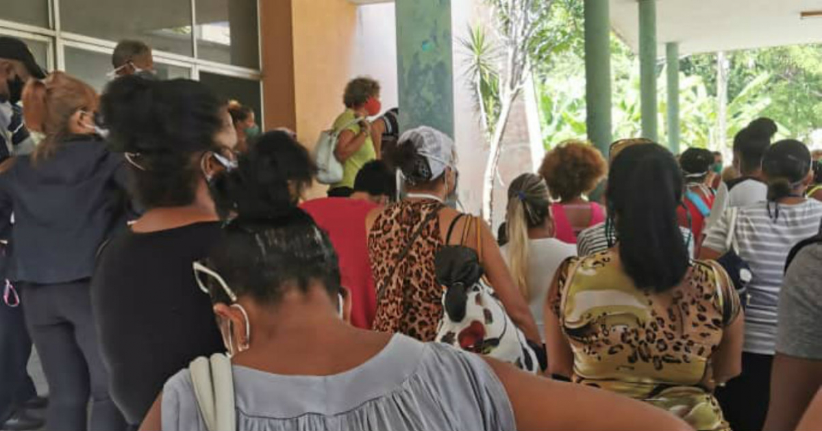 Residentes en otras provincias atrapadas en La Habana, que pudieron viajar el 8 de agosto. © CiberCuba