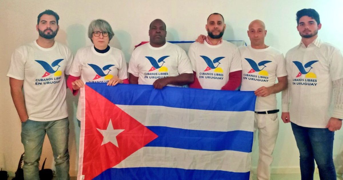 Miembros de la Asociación © Twitter / Asociacion de Cubanos Libres en Uruguay