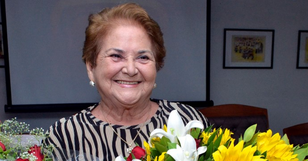  Marta del Río recibe condición de Miembro de Mérito de la UNEAC en 2015. (imagen de archivo) © Radio Rebelde