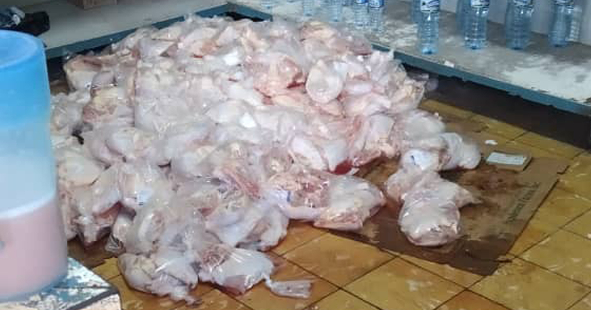 Así se despacha el pollo en Santa Clara © Facebook / Directorio
