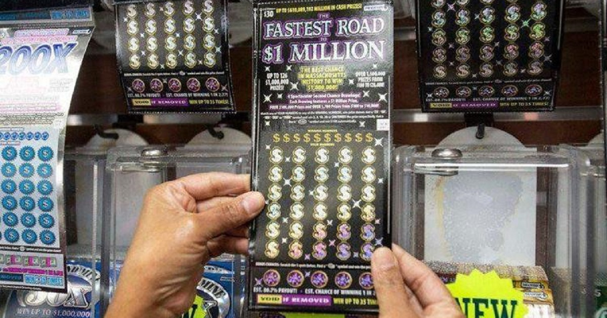 Hombre de Florida gana un millón con raspadito "Algo ese día me dijo