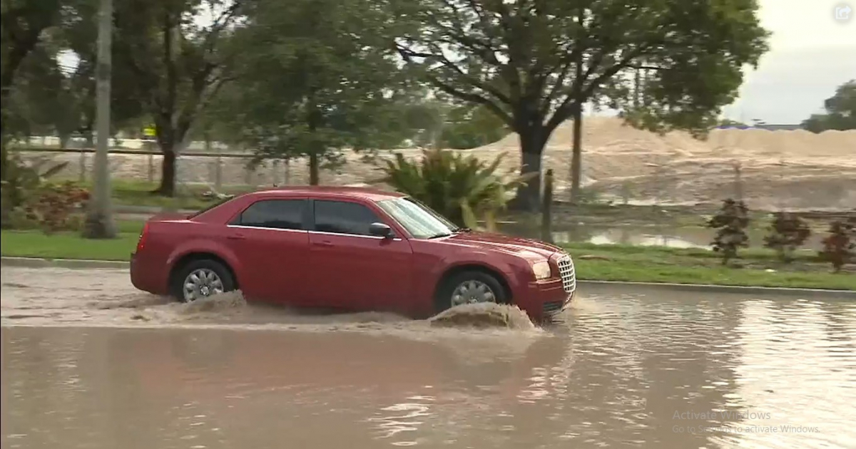 Inundaciones en el sur de Florida © Youtube / Captura de pantalla de Local 10