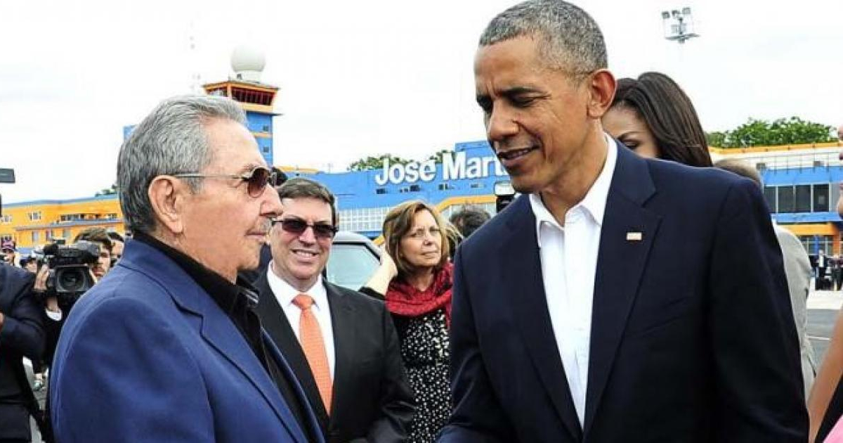 Raúl Castro despide a Obama en el aeropuerto de La Habana © Estudios Revolución