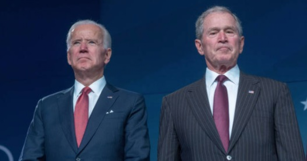 Biden y W. Bush © Wikimedia Commons 