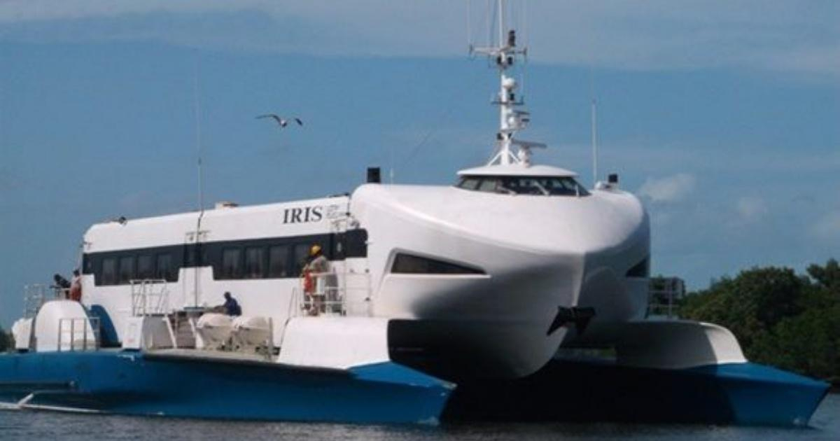 Catamarán Iris, una de las embarcaciones usadas en la Isla de la Juventud © Cubadebate