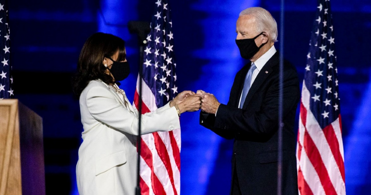El presidente electo Joe Biden y su vicepresidenta Kamala Harris con mascarillas © Twitter / Joe Biden