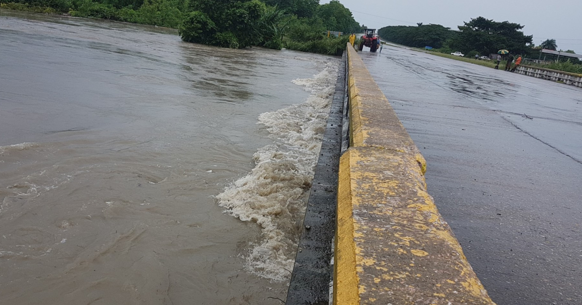 Autopista con zonas inundadas © Facebook CMHW