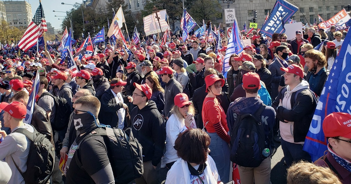 Marcha de apoyo a Trump en Washington © Twitter / college republicans united