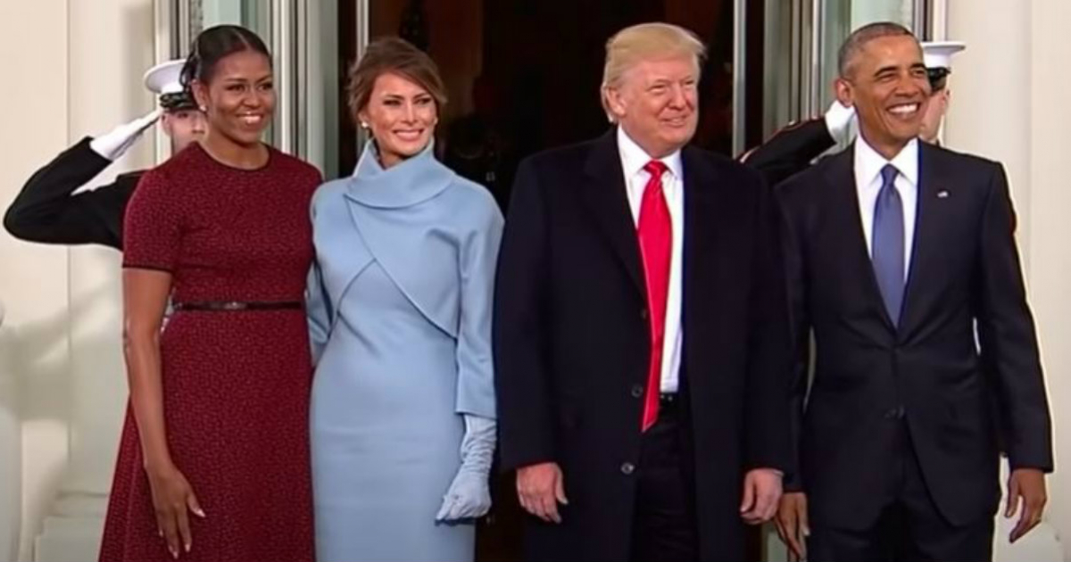 De izquierda a derecha: Michelle Obama, Melania Trump, Donald Trump y Barack Obama © YouTube/screenshot-White House