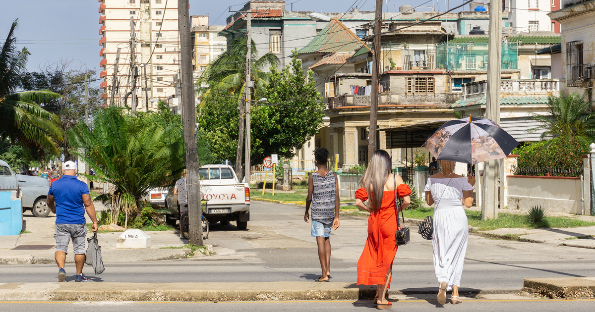 Imagen de referencia de cubanos en La Habana © CiberCuba