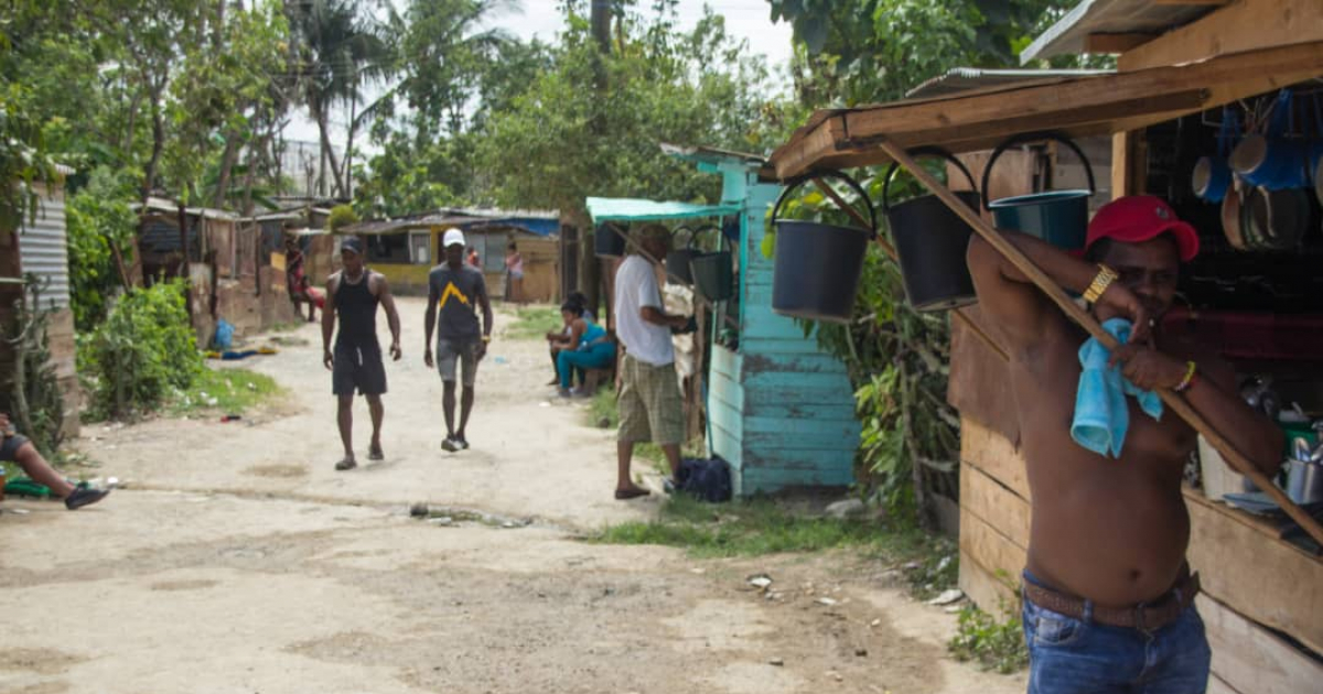 Negros cubanos en una barriada pobre (imagen referencial) © Cortesía CIR