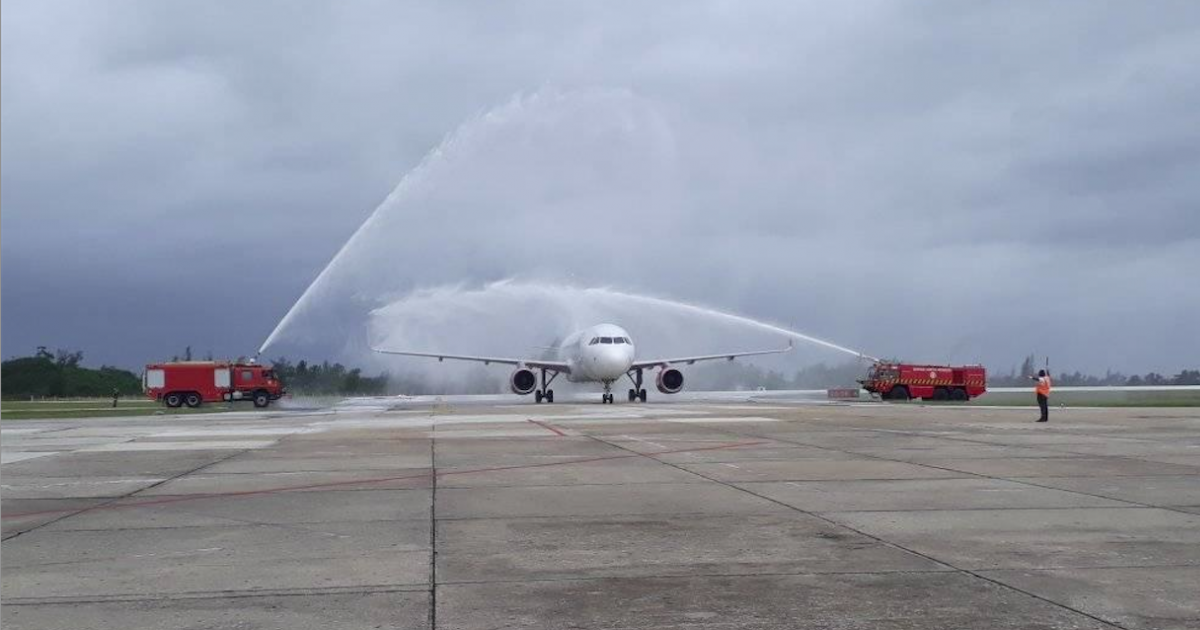 Vuelo recibido en el aeropuerto de Santa Clara © Facebook/ Telecubanacán