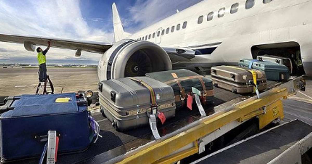 Descarga de equipajes de viajeros © Instagram / virusprollc