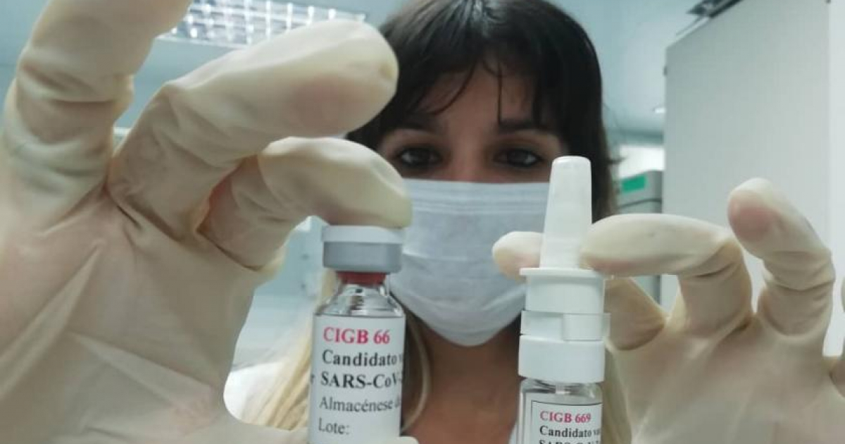 Científica cubana muestra los dos candidatos vacunales © BioCubaFarma/ Twitter 