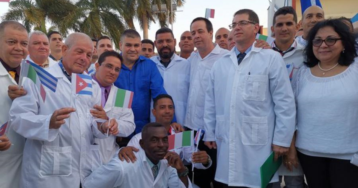 Médicos cubanos © MINREX de Cuba
