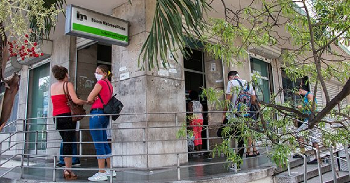 Sucursal bancaria en La Habana © Cubadebate