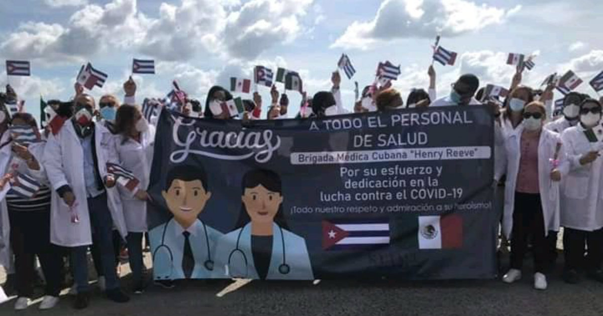Médicos cubanos a su regreso de México este año (referencia) © Twitter/Radio Coco