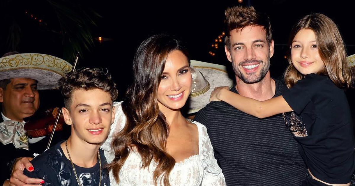 William Levy and Elizabeth Gutiérrez present the new member of the family