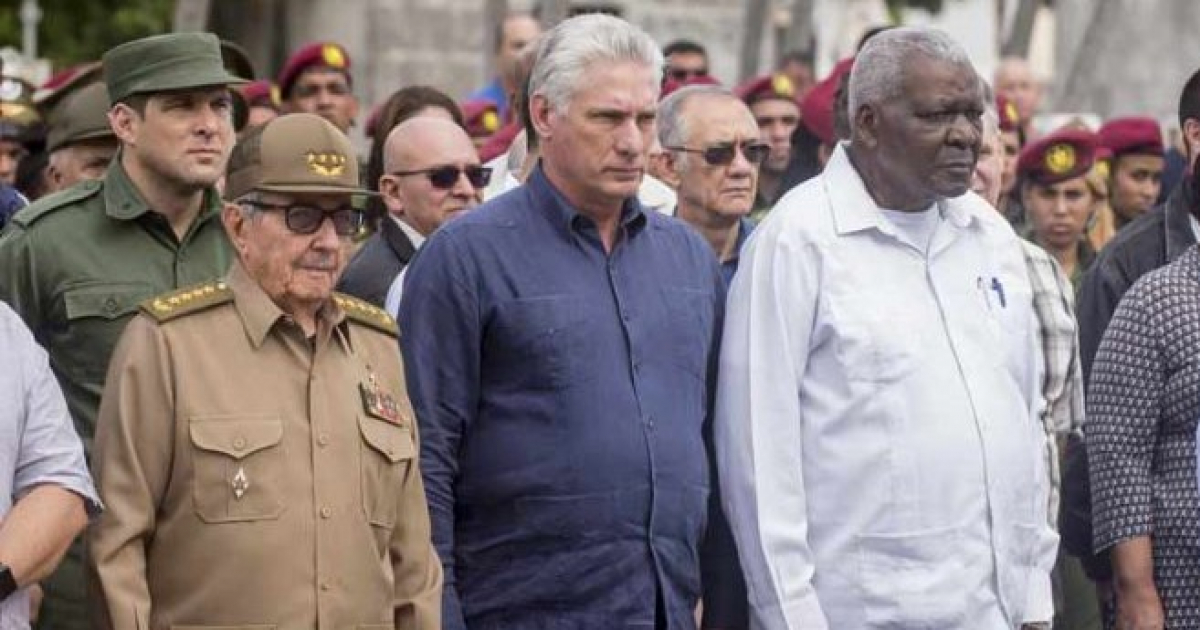 Raúl Castro, Miguel Díaz-Canel, Esteban Lazo © Periódico 5 de Septiembre 