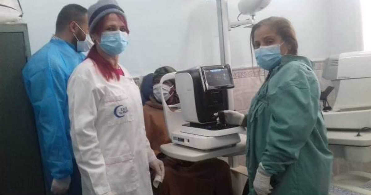 Médicos cubanos en Argelia, en una foto difundida por @Cubacoopera Argelia © @Cubacoopera Argelia