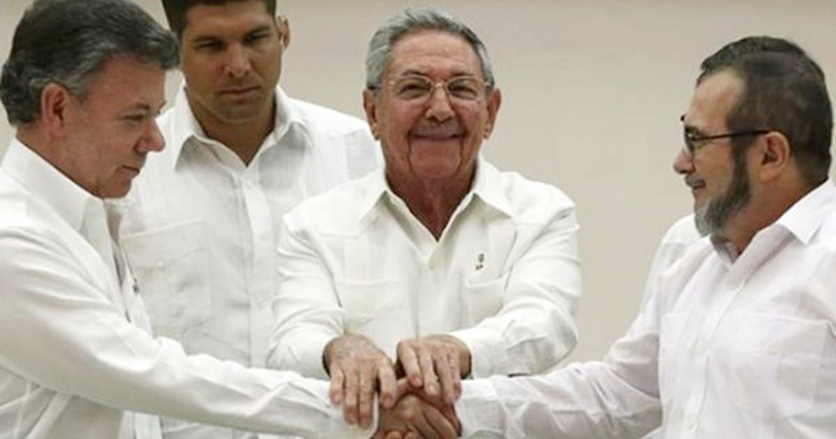Raúl Castro, durante los diálogos de Paz, con las FARC, anteriores a los del ELN © Escambray