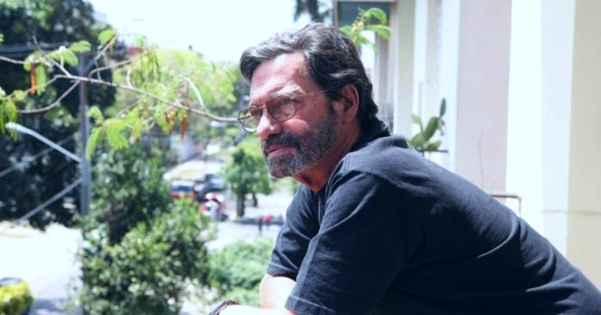 El director Juan Carlos Tabío © Twitter / Asociación Hermanos Saíz