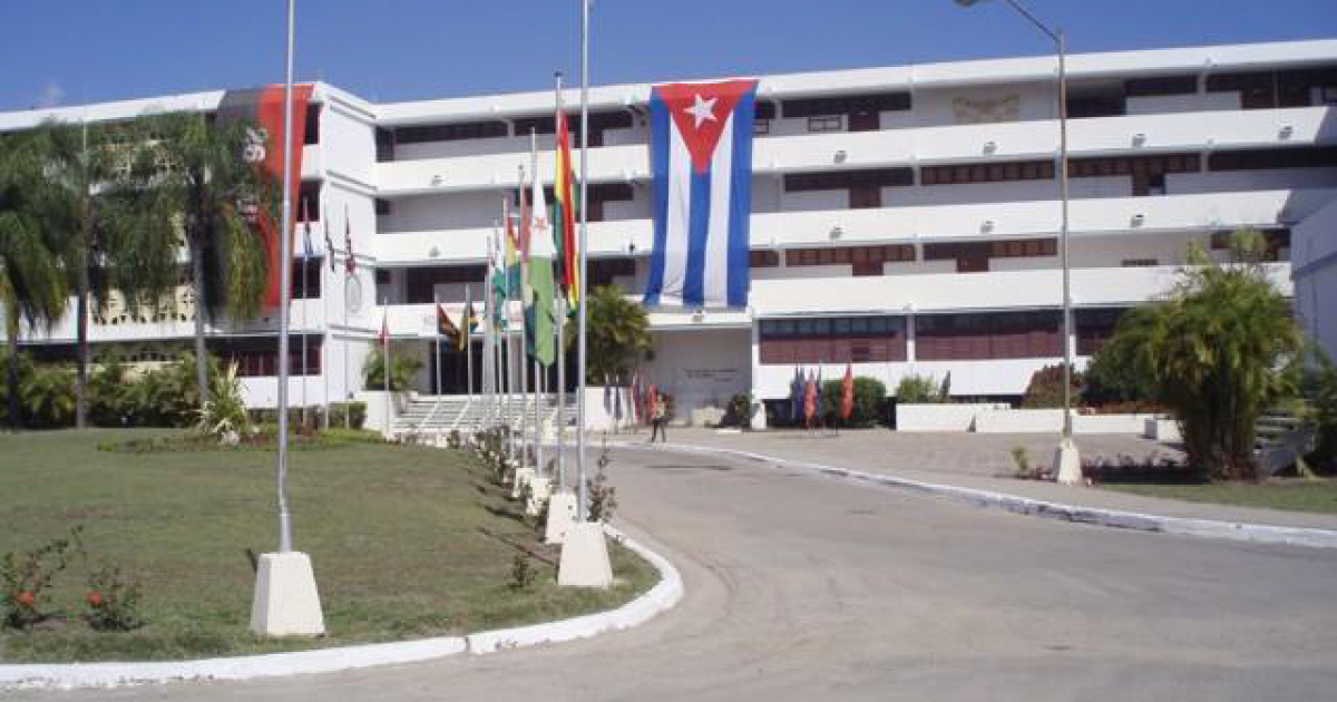 facultad de Ciencias Médicas de Santiago de Cuba funciona como centro de aislamiento © Facebook / Facultad de Medicina Santiago de Cuba