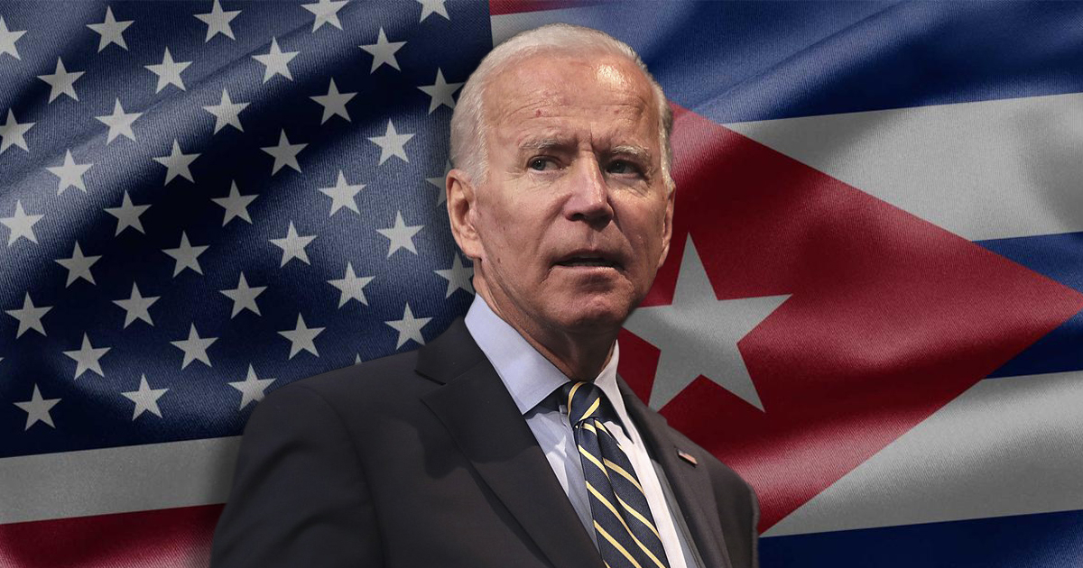 Joe Biden y banderas de Estados Unidos y Cuba © CiberCuba