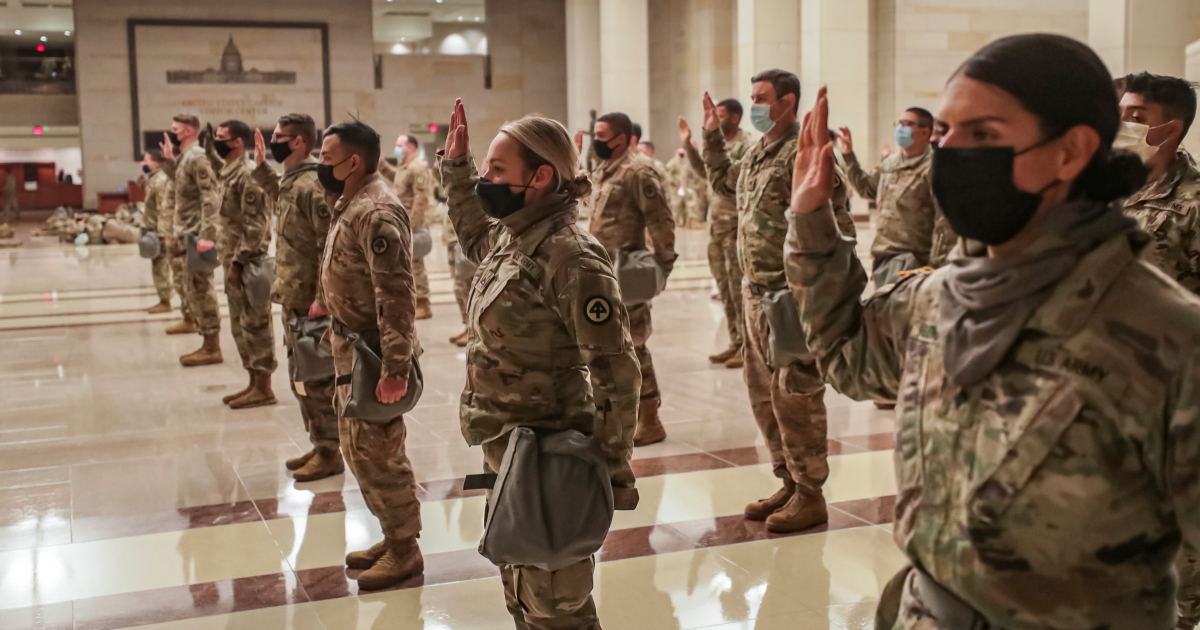 Soldados de la Guardia Nacional en el Capitolio © Flickr / The National Guard 