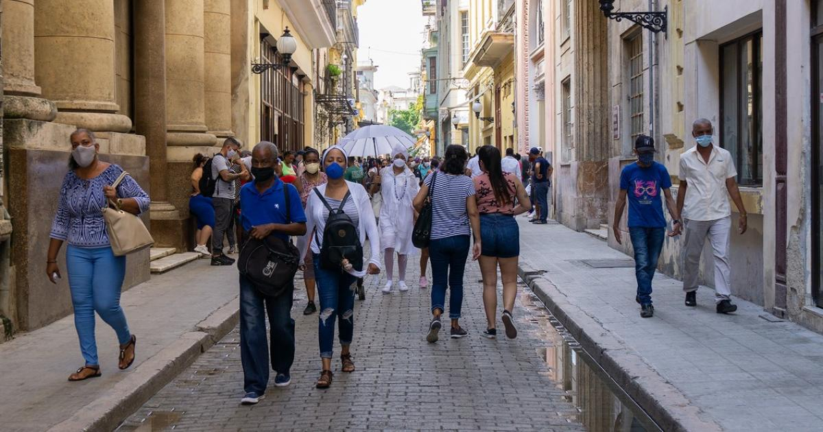 Personas en La Habana (Imagen referencial) © CiberCuba
