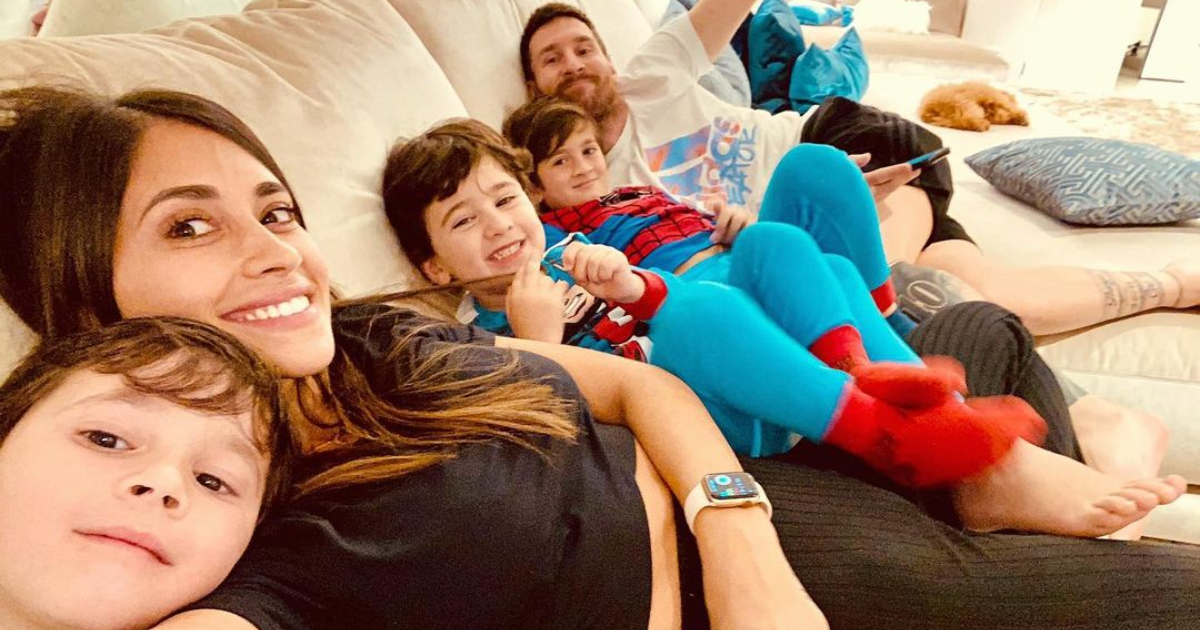 Antonella Roccuzzo y Leo Messi con sus hijos © Instagram / Antonella Roccuzzo