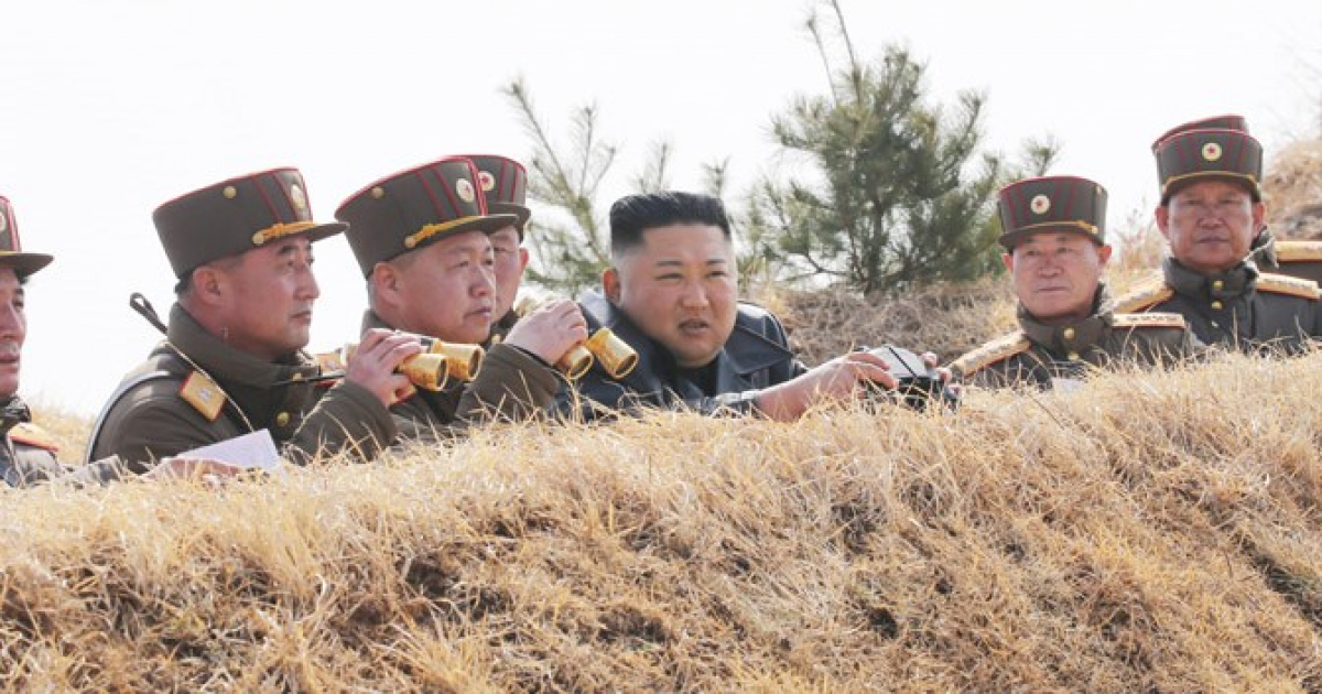 Kim Jong-un en maniobras militares © KCNA 