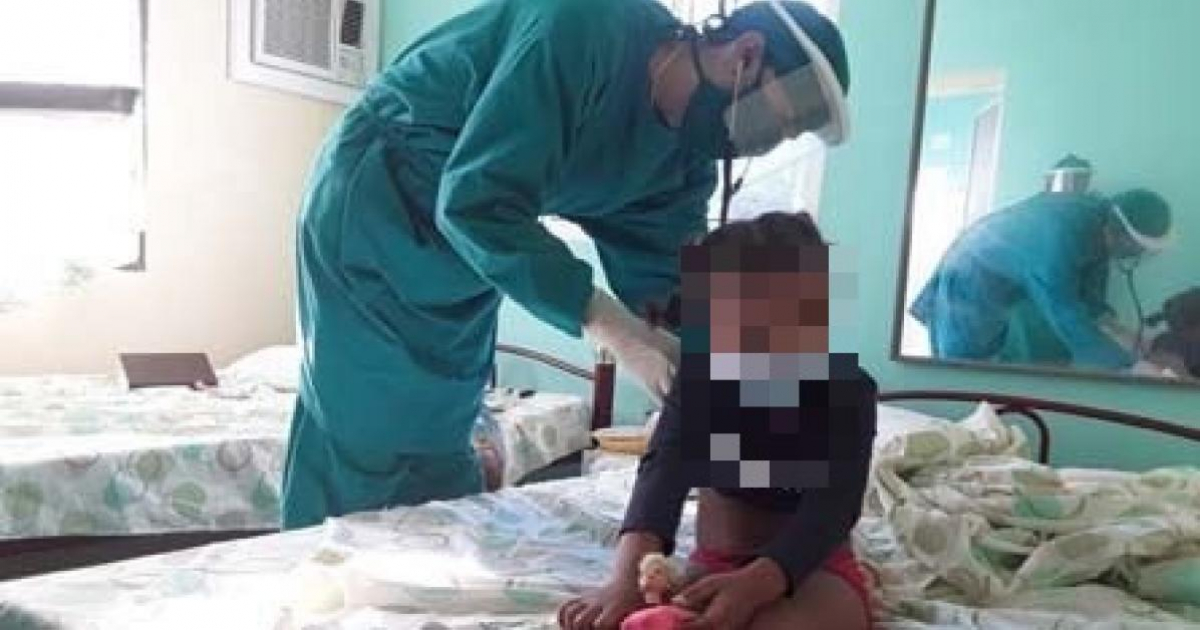 Niño cubano es atendido en un hospital © Bohemia/ Jorge Luis Sánchez