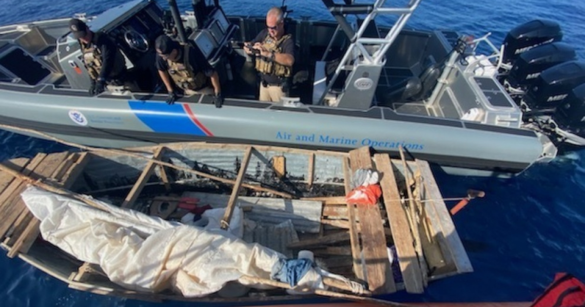 Guardia Costera intercepta bote de cubanos © U.S. Coast Guard District 7