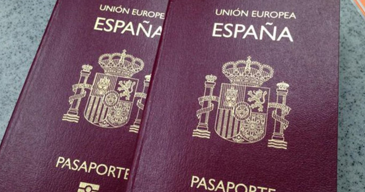 Pasaporte español (referencia) © CiberCuba