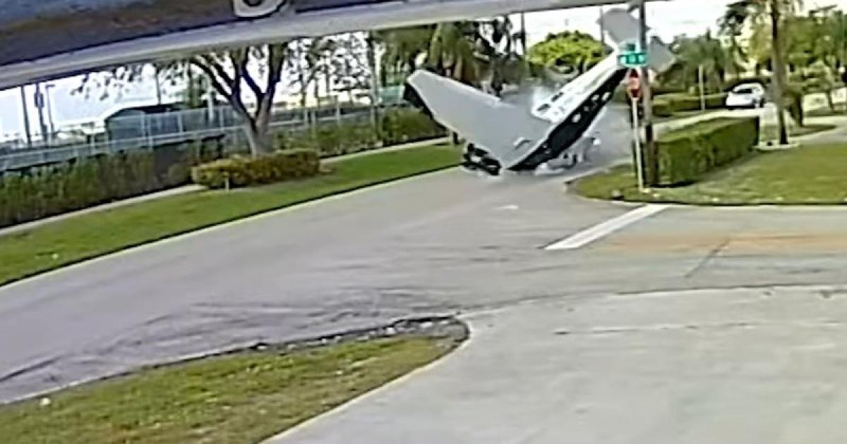 Momento de la caída de la avioneta © Captura de video de YouTube de Noticias Telemundo