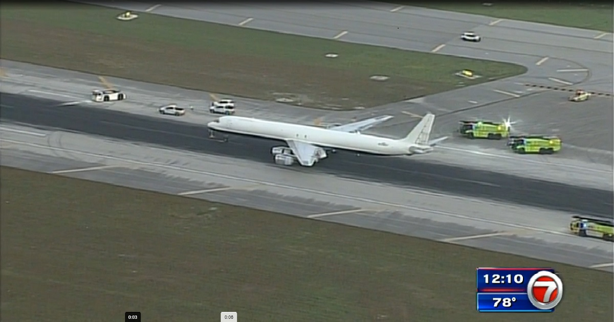 Avión de carga. Aterrizaje de emergencia en Aeropuerto Internacional de Miami © Captura de pantalla / 7 News Miami