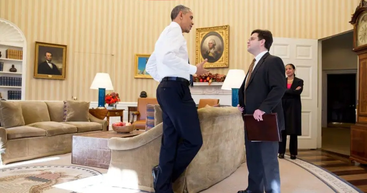 Ricardo Zúñiga con Obama en el Despacho Oval de la Casa Blanca © Pete Souza / Casa Blanca