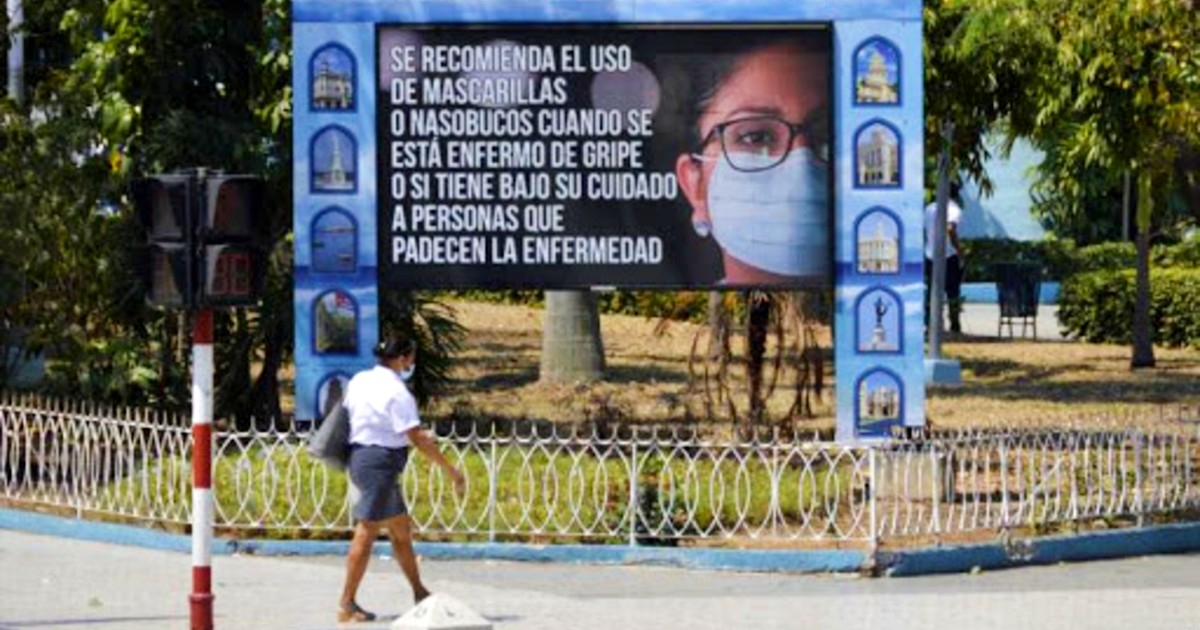 Cartel informa del coronavirus en céntrico lugar de la capital (imagen de referencia) © Tribuna de La Habana / Alejandro Basulto