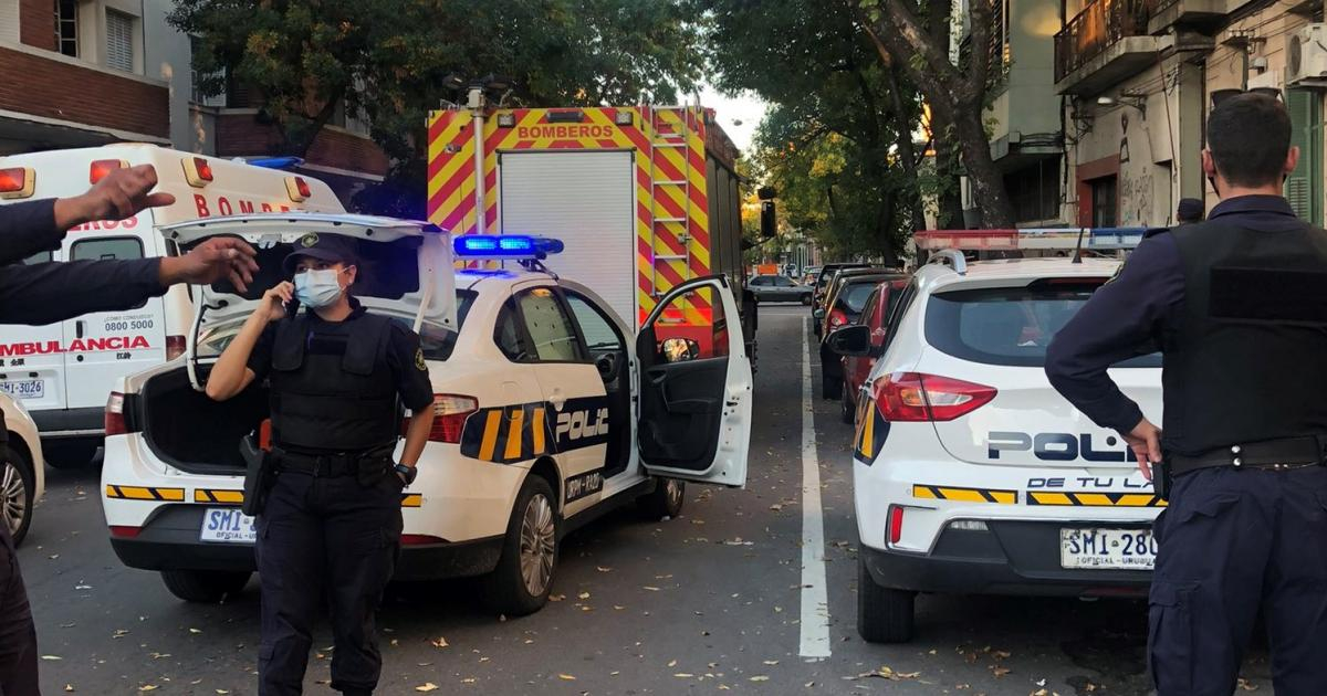 Policía de Uruguay en la cuadra donde se produjo en incidente © Twitter / Guille Losa