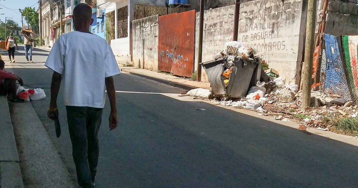 Cubanos caminando por La Habana (Imagen de referencia) © CiberCuba